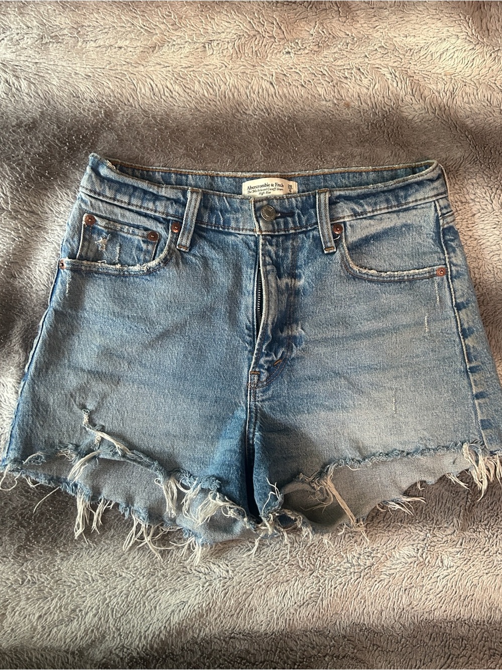 Abercrombie & Fitch The 90’s Relaxed Cutoff Short High Rise 28/6